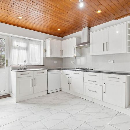 Cozy Stay Apartment Лондон Экстерьер фото